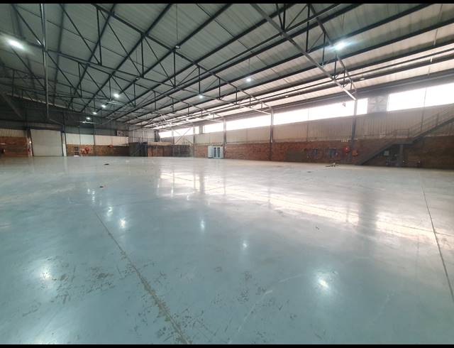 2,805M² WAREHOUSE TO LET IN ORMONDE